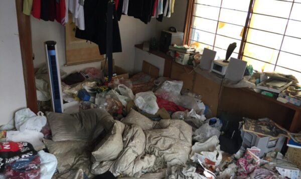 実家がゴミ屋敷で帰りたくない！親の説得方法や片付けのコツと不用品回収業者活用術