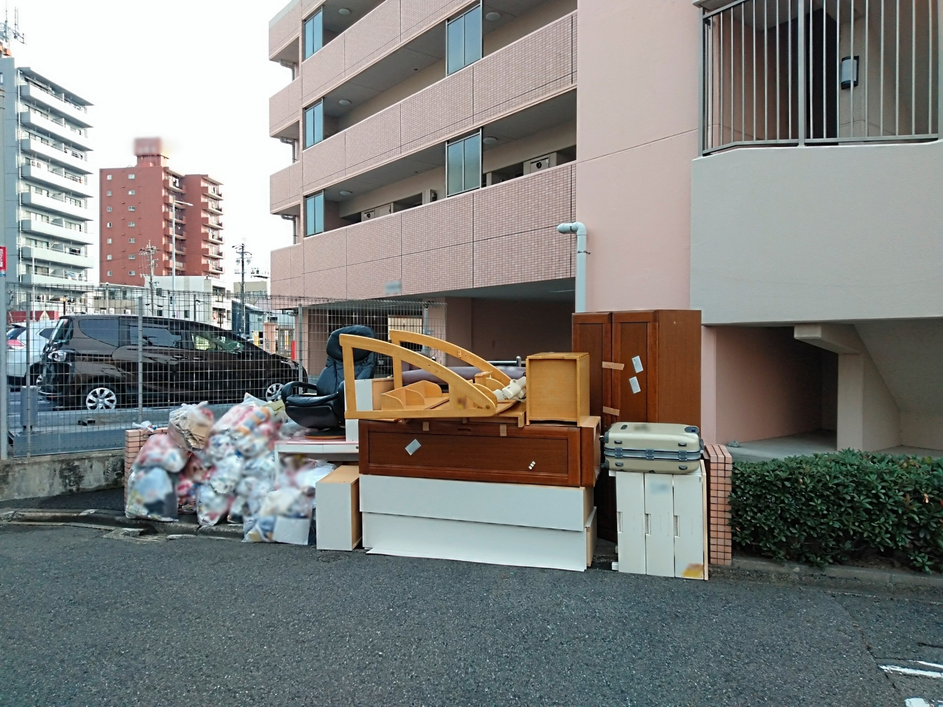 横浜市南区では粗大ゴミの戸別回収・持ち込みに対応している