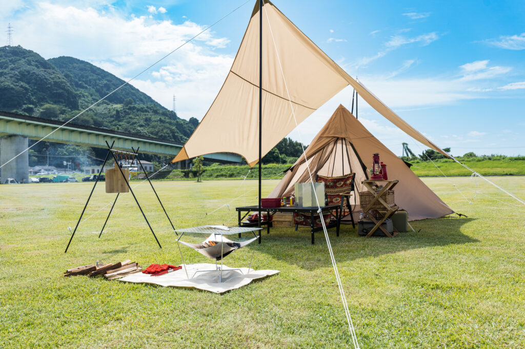 テントの捨て方を解説！粗大ゴミとしての捨て方や費用相場も紹介