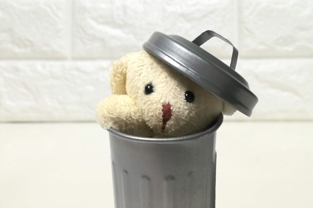 ぬいぐるみの捨て方！捨てるのが怖い人の対応や不用品回収での処分方等を解説