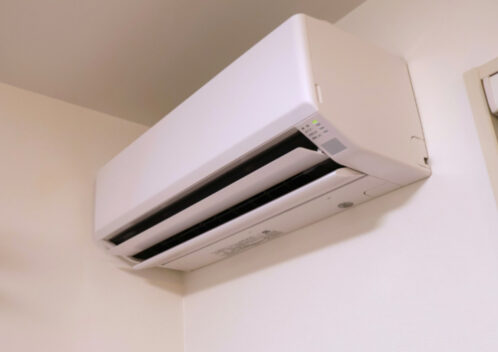 残置物のエアコンが壊れたら費用は誰が負担？撤去・処分方法や注意点も解説